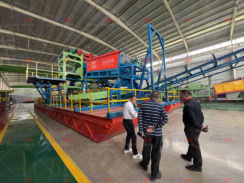 蒙古國客戶實(shí)地考察金礦提取設(shè)備生產(chǎn)線